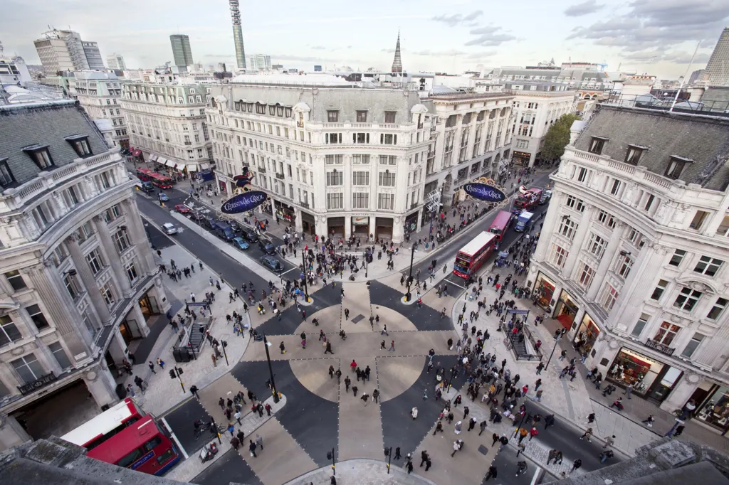 Oxford Circus — architecture and documentary photograph in London, UK, frame 12 of 22.